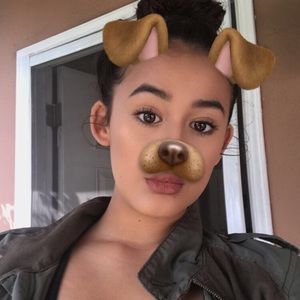 Meet your Posher, Vanneza